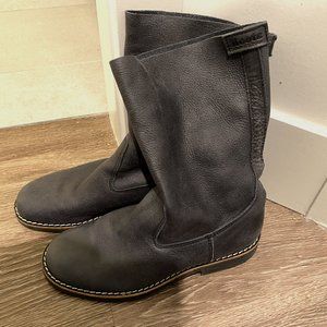 Dark grey Roots boots